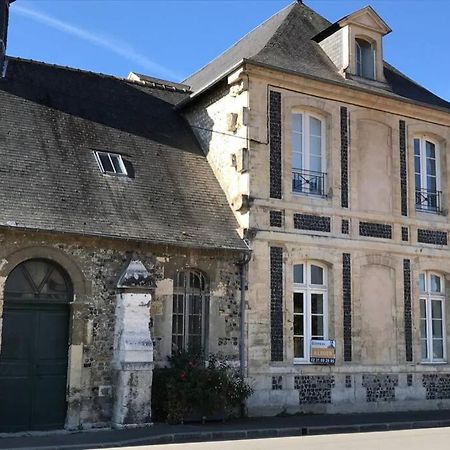 Apartamento Au Pied Du Phare... Honfleur Exterior foto